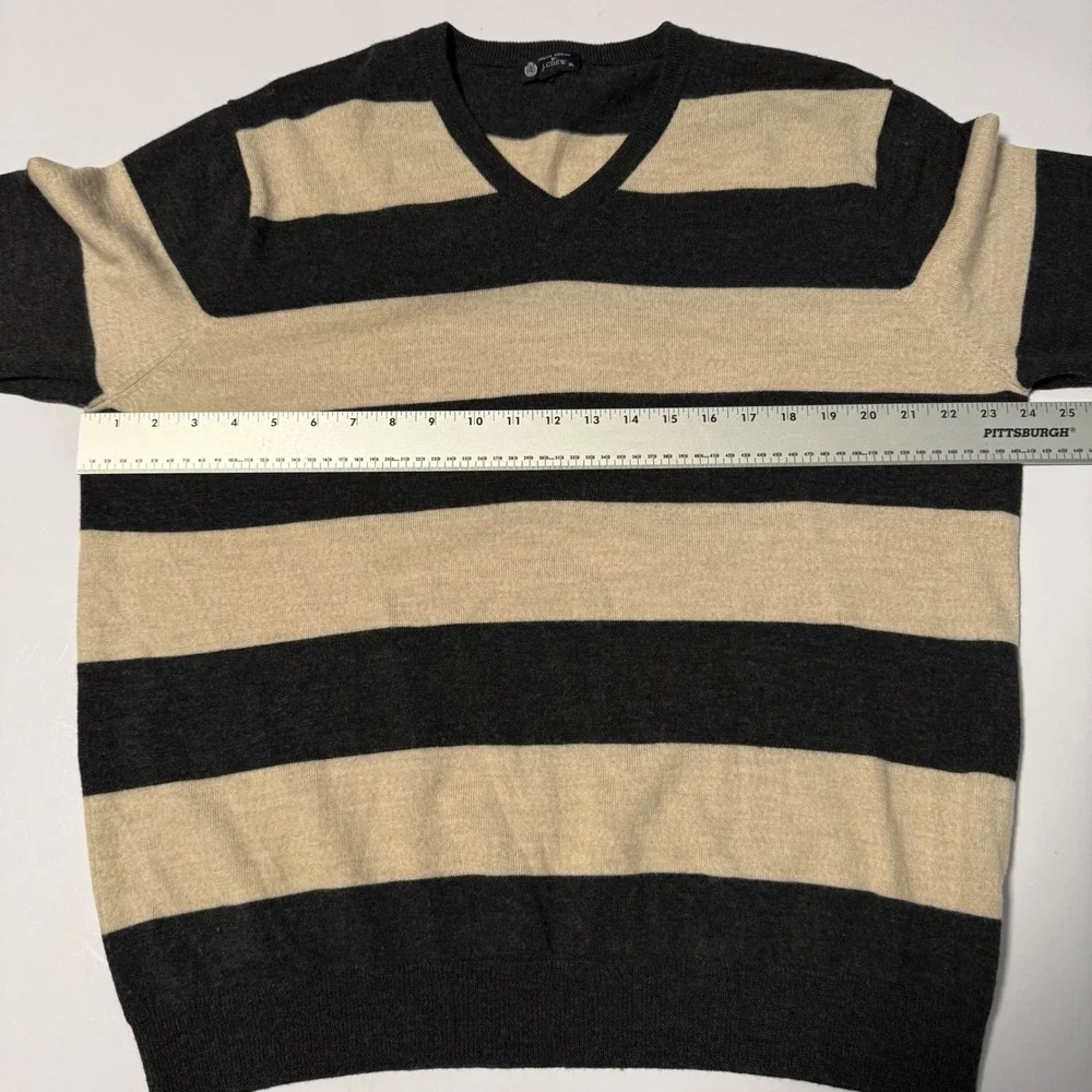 J.Crew Mens XL Italian 100% Merino Wool V-Neck Striped Sweater Charcoal Grey Tan